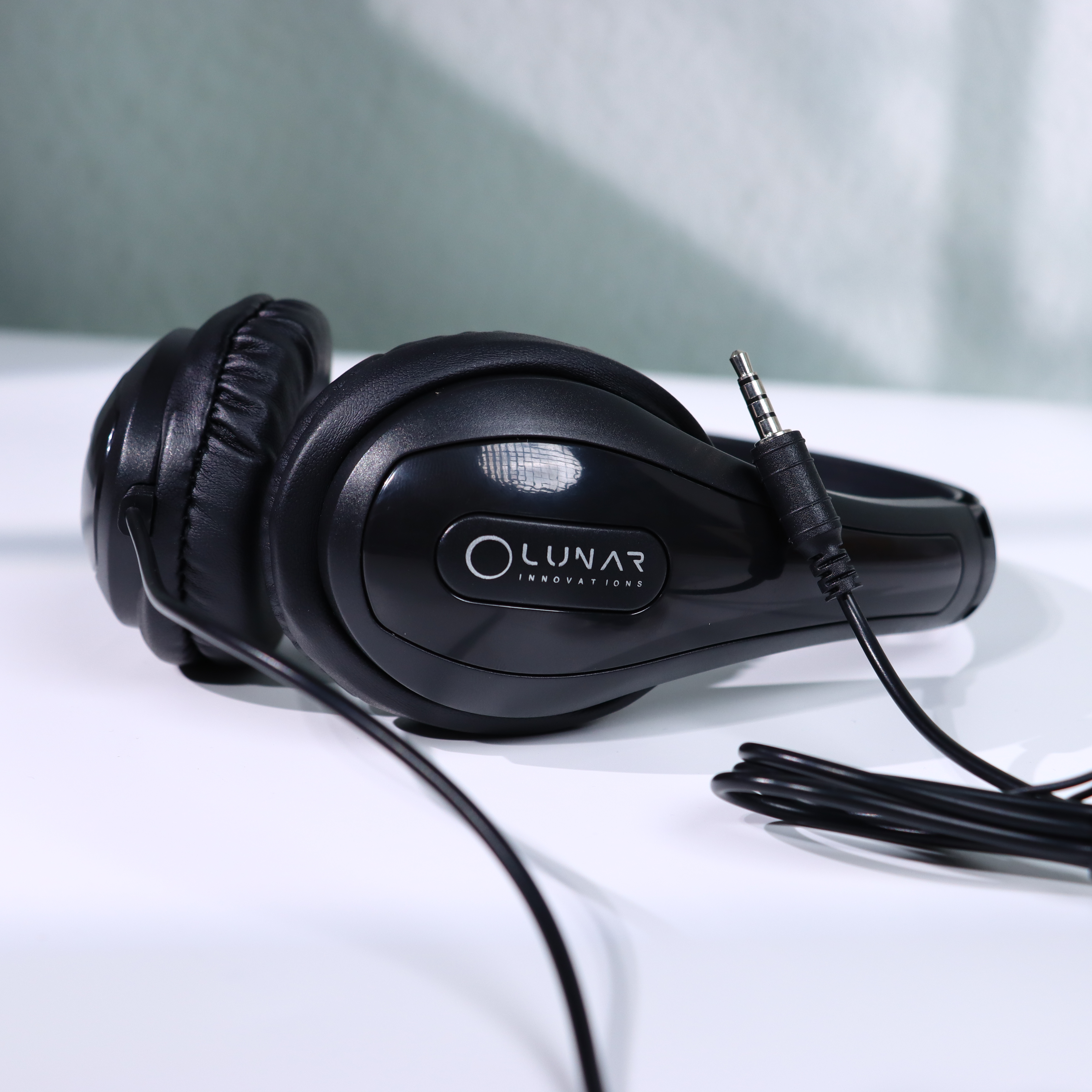 Comfortable Education Headset Design